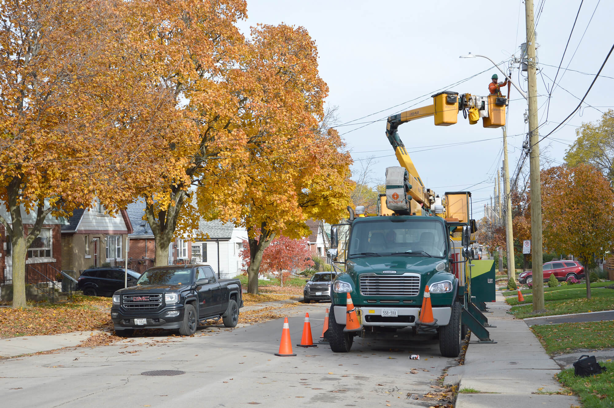 Alectra truck in Hamilton