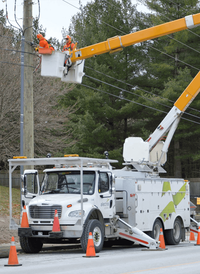 Crew working to fixing electricity